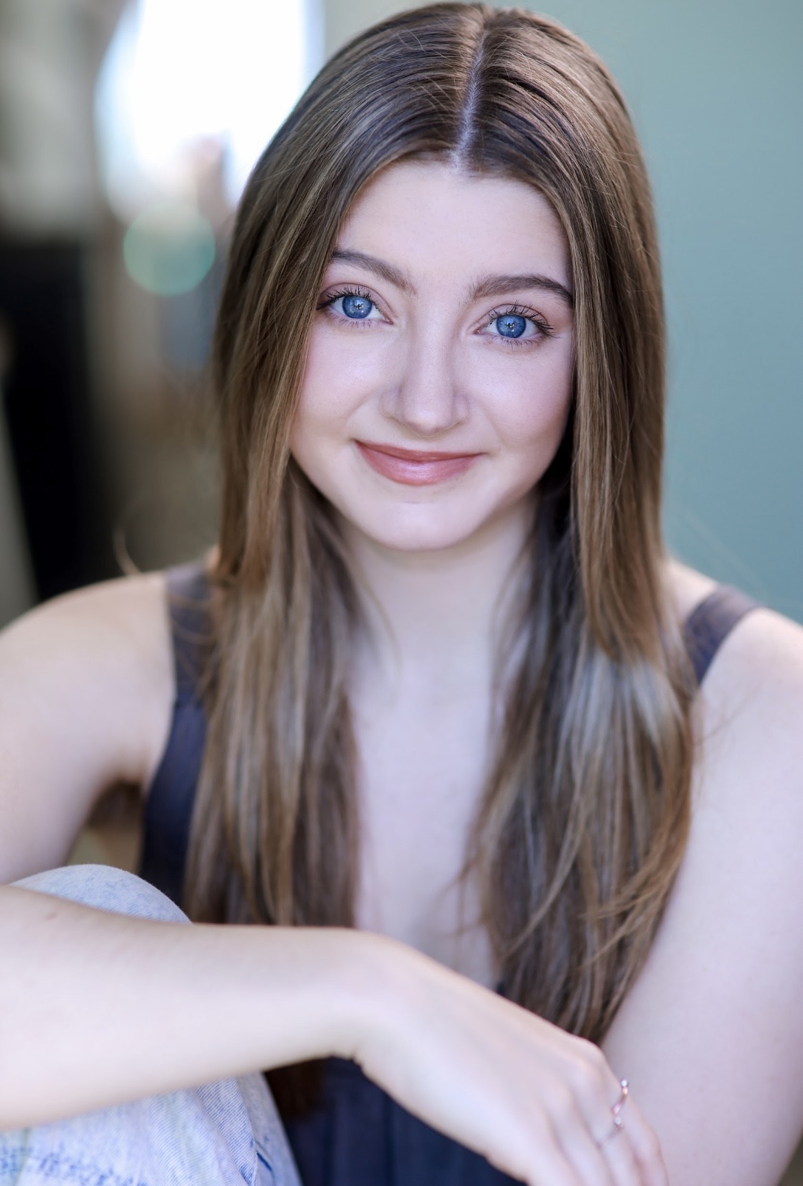 Gabi-Rae-Casual_4133 Vert